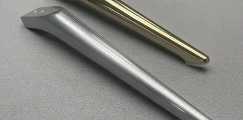 New additions to our extensive metal leg collection